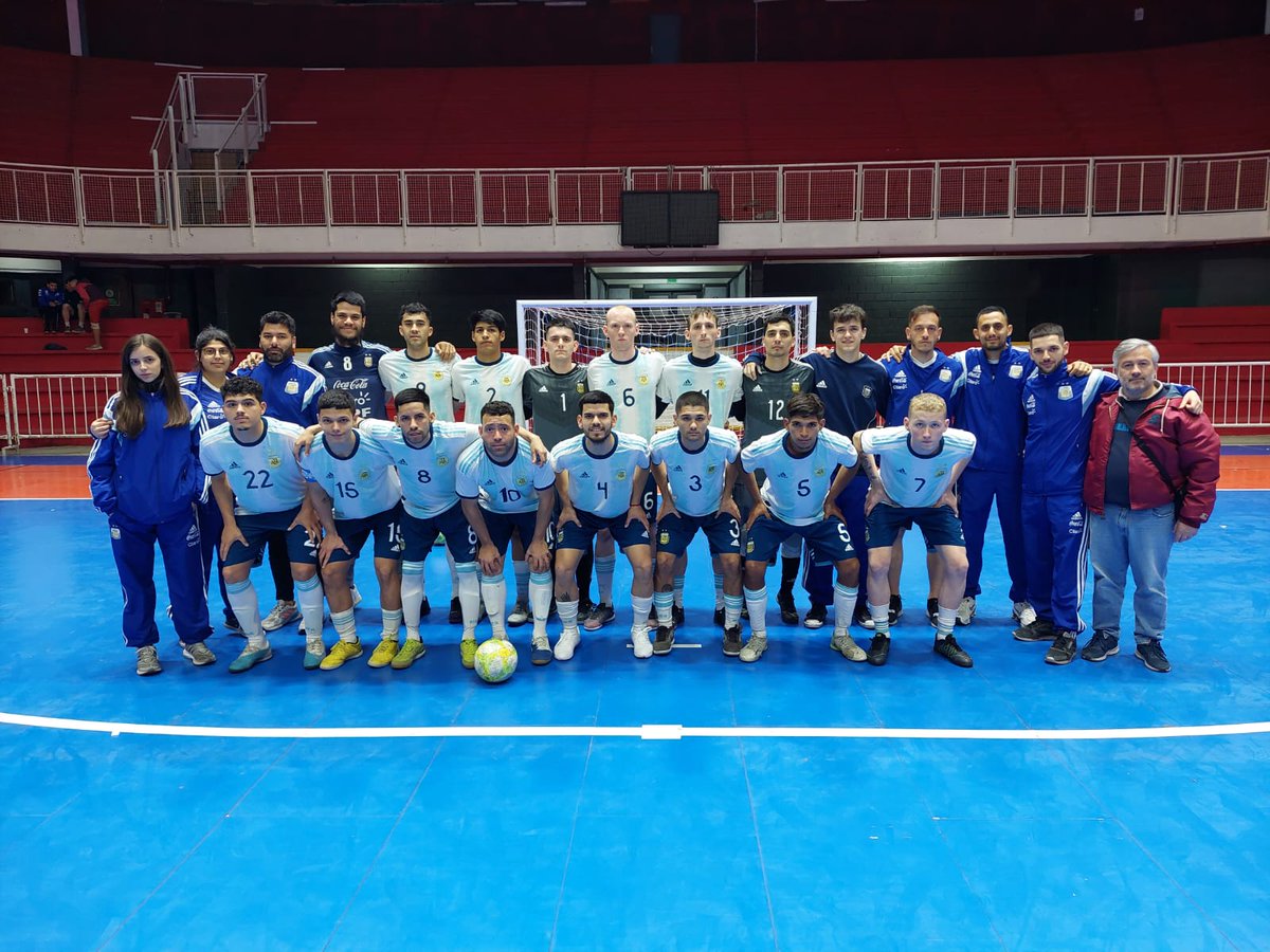 maurofulco's tweet photo. Los Jabalíes necesitan ayuda económica para representar al país. Es la Sel. Arg. de Futsal de Sordos, q clasificó al Mundial. 
Se jugará en San Pablo del 10 al 19 de este mes. Comparten grupo con Japón, Bulgaria y Tailandia y  necesitan un envión $ para viajar
@jabaliesfutsal https://t.co/QqPgVgj1Pk