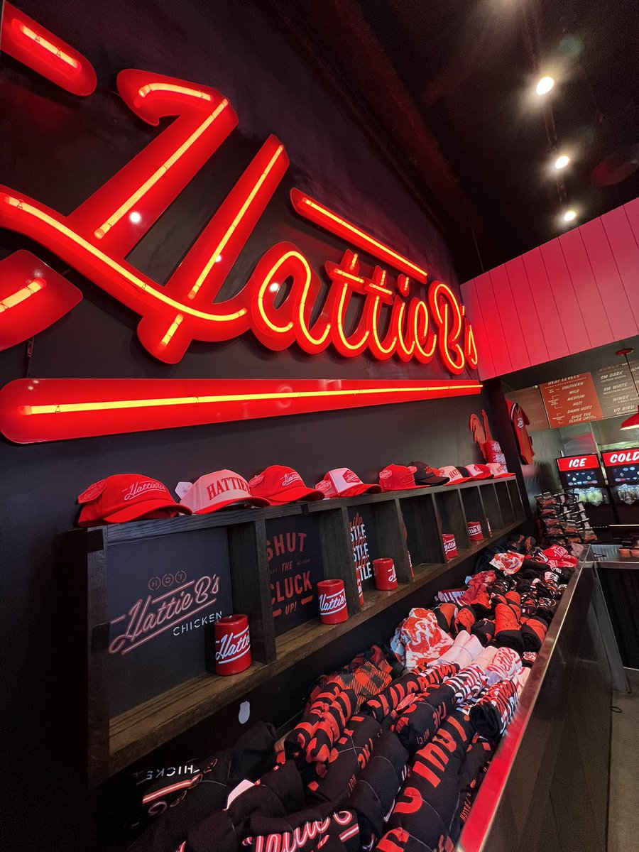 benjiecoy's tweet image. Checked off all my goals for this #Nashville visit:

✅ Visit #FiskUniversity and @TSUedu 
✅ Try #NashvilleHotChicken at @HattieBs 
✅ Connect with Black Pride Leaders at the Black Pride Leadership Summit 🤩