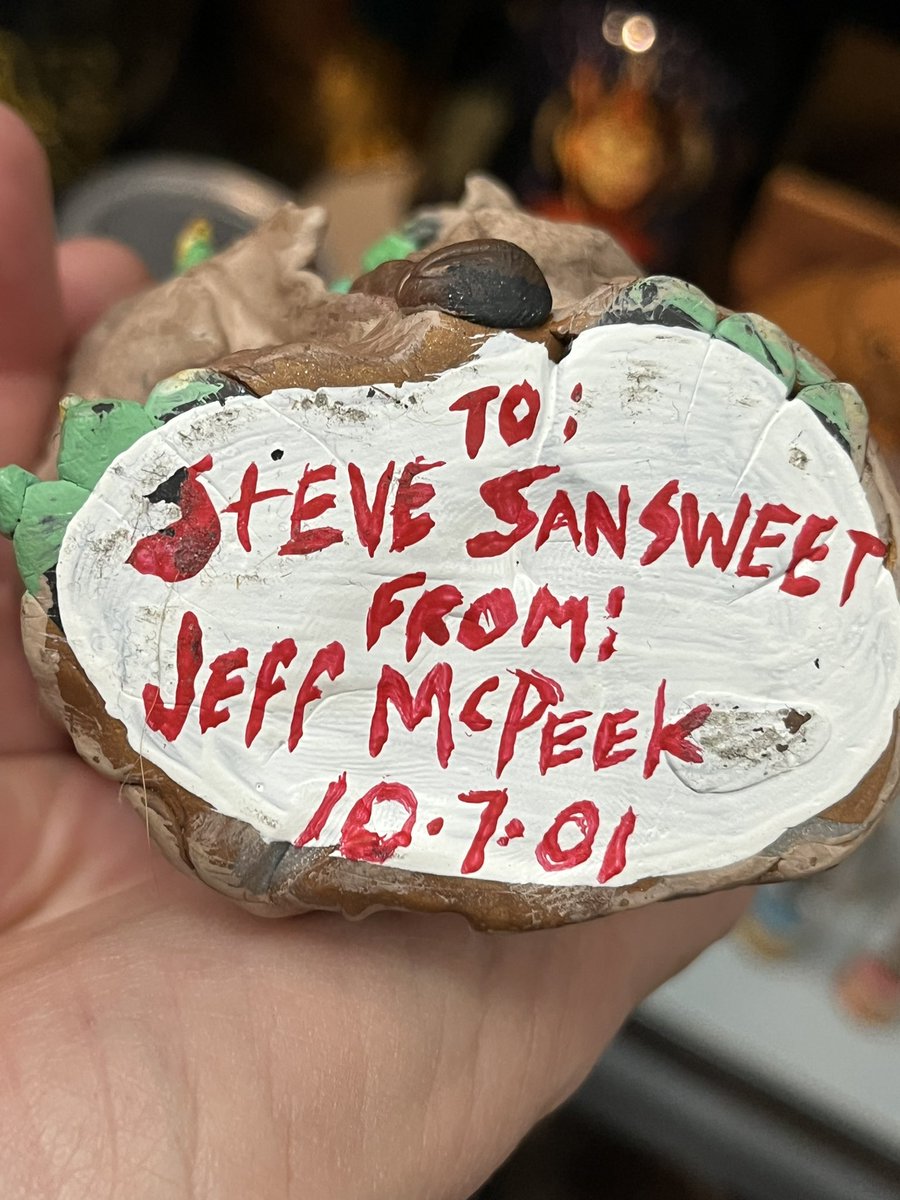 RanchoObiWan's tweet image. That Friday feeling when the weekend is within reach 😊

*This fan-painted Yoda collectible in our collection always brings a smile to guests!
#ranchoobiwan #thatfridayfeeling #starwars #yoda