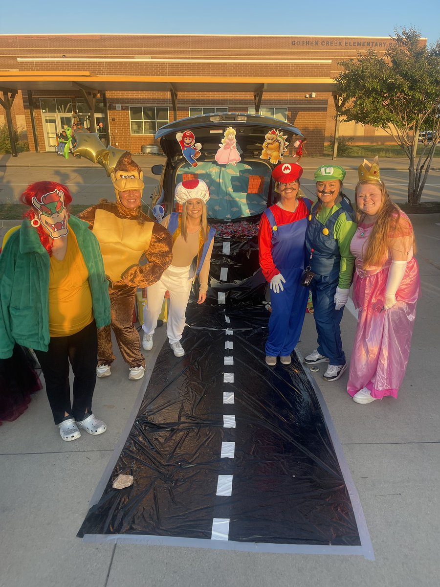 ⭐️Congratulations to Kindergarten for being our Team of the Month🎉. They earned the most Goshen Gold during the month of October.🏅