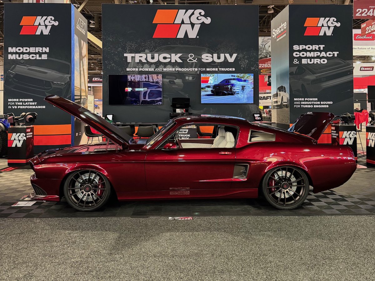 ForgelineWheels's tweet photo. Million-dollar masterpiece. #EBMC’s #Rampant #Ford #Mustang on #centerlock #forgeline #SS1R is showing @SEMASHOW the best that money can buy! https://t.co/fzyiBfdeSw https://t.co/qSVq2xwf40