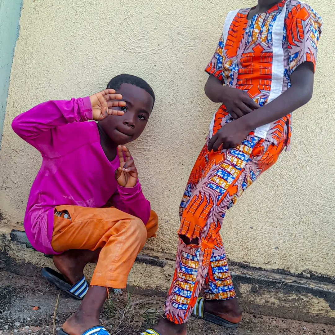 thygrace90's tweet photo. NEW BOYS IN TOWN I am often asked, "Is google a man or a women?"  My simple answer is:  Its a woman because it wont let you finish your sentence without making a suggestion.
🤣🤣🤣😂😂😂 
#ALALIQUEE #GAYOYO https://t.co/DdE110h9KD