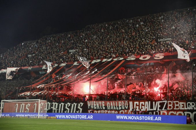 Newell's Old Boys 🟥⬛️ cumple 120 años. Parte fundamental del fútbol argentino. Cuna de cracks, sinónimo de formación. De Bielsa, de Martino, de Batistuta, de Pontoni y de tantos otros indispensables. De la camiseta que utilizaron Messi y Maradona. Felicitaciones, <a href="/Newells/">Newell’s Old Boys</a>.