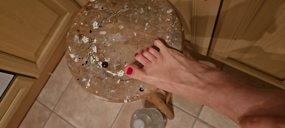 GoddessSlave86's tweet photo. Pinky toe

#FOOTFETİSH #footfetısh https://t.co/ktkzorgo94