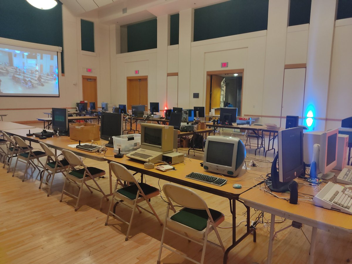 stump230's tweet image. I'm heading down to PACE tomorrow to help them set up and then staying in that area for SpeedGaming Live.
But until it's time for me to get on the road tomorrow, I'm at @Demosplash!