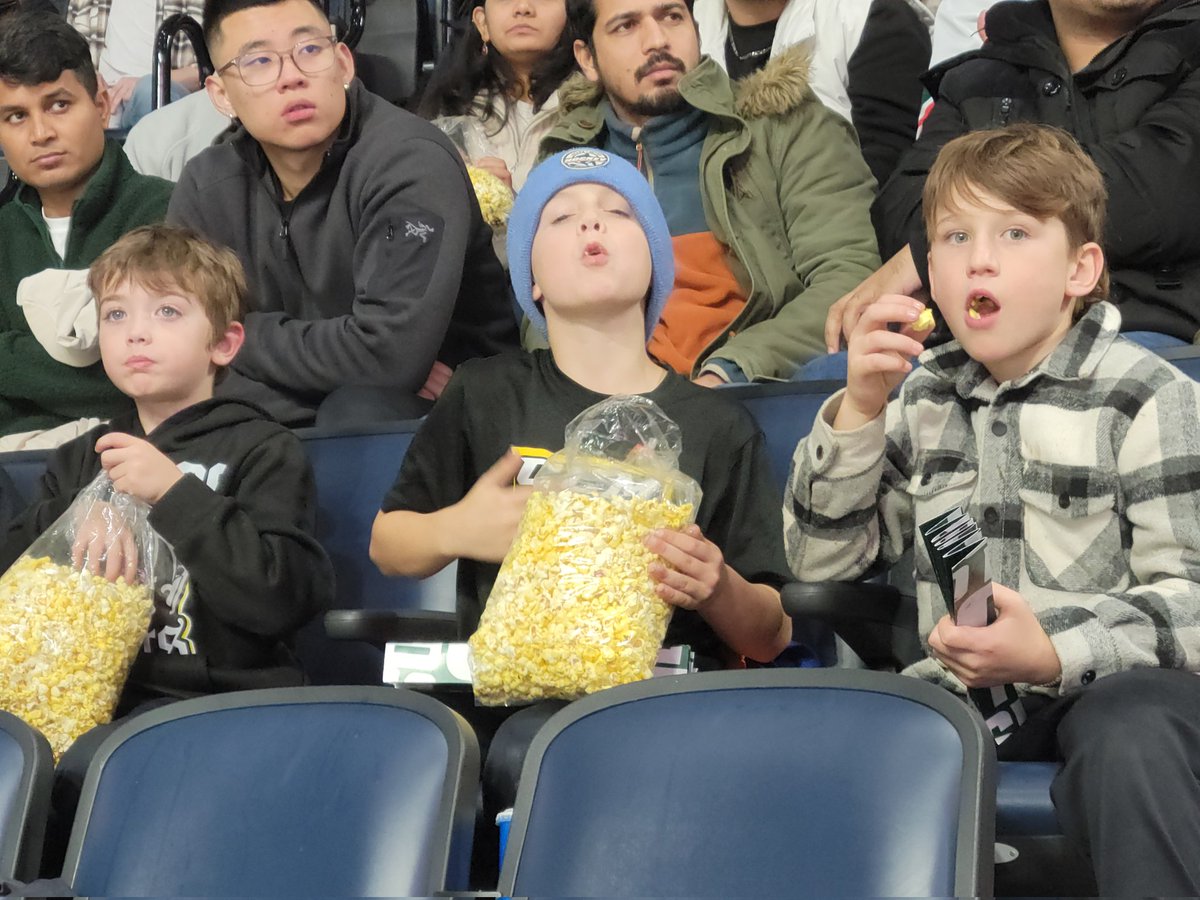 Little brothers get to come to Minor Hockey night too #Gomoosego