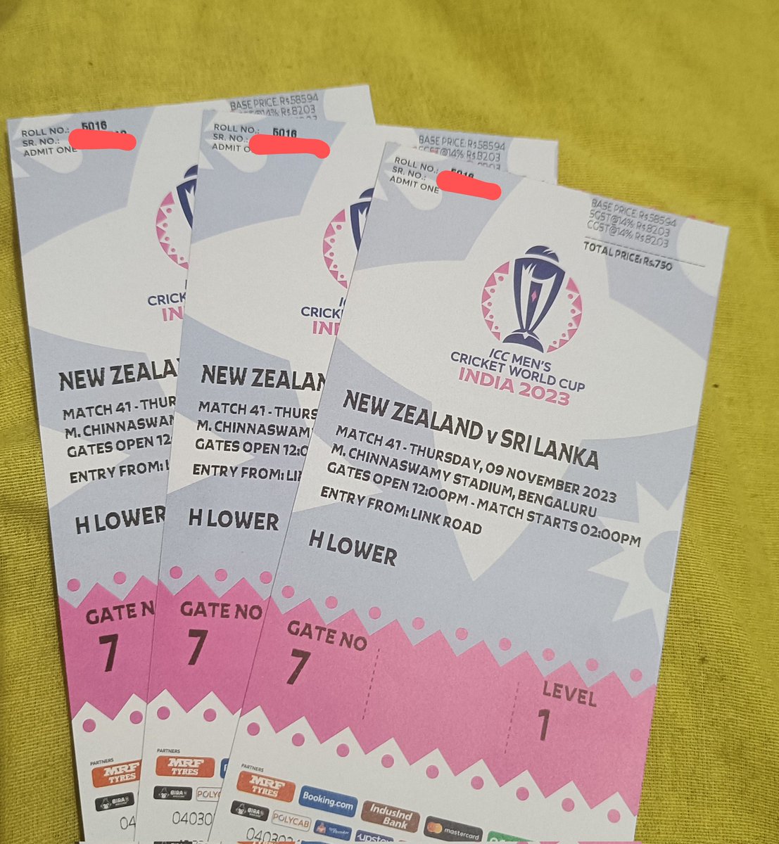 Chandu007k's tweet photo. @ESPNcricinfo 3 tickets available for Newzealand vs Srilanka match @Chinnaswamy stadium. Contact me 7975399293
#NZvSL
#Dunki
#ViratKohli
#ICCWorldCup2023
#StormCiaran
#ShahRukhKhan https://t.co/2Y4uXPYeG6