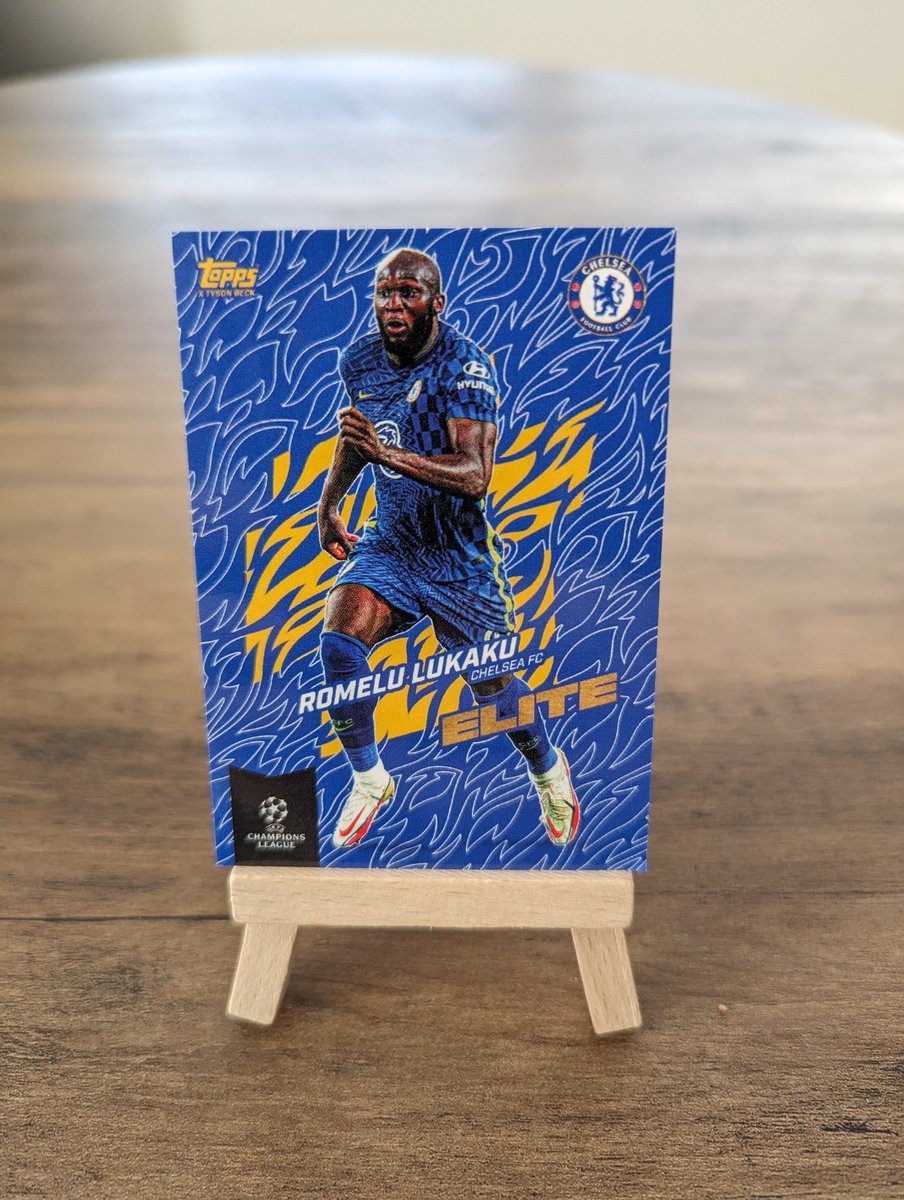 Spectrumcards's tweet image. 🇧🇪⚽ Check out this stunning 2021-22 Topps Gold UCL Elite Insert featuring the Belgian beast in Chelsea blue. His power on the pitch is unmatched! Stay tuned for more epic card showcases and football love. ⚽❤ #RomeluLukaku #UCL #Chelsea #FootballCards #Belgium