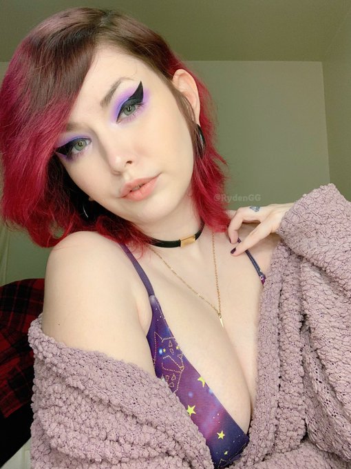 i wanna jump the gun but i gotta go home to someone ☂️💟✨ https://t.co/6nf8oq9vsR<a href="/tag/mvsales"class="tags"><span>#mvsales</span></a>