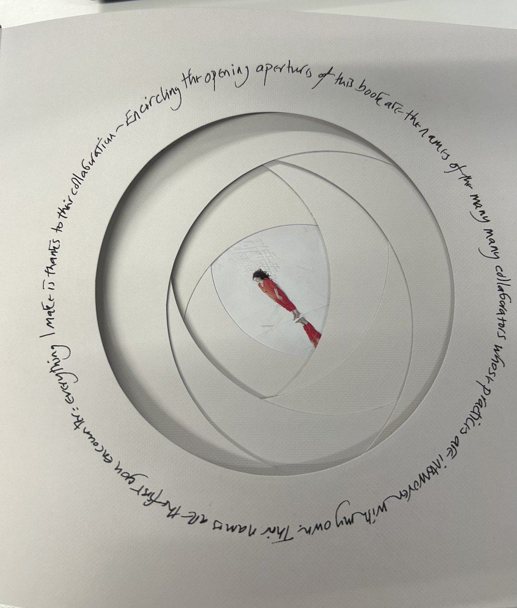 KBaileyCurator's tweet image. The instinct to fill a void with art … Es Devlin and Ekow Eshun in conversation ⁦@V_and_A⁩ 
A visionary, genre-defying artist and her beautiful monograph ⁦#AnAtlasofDevlin 💫