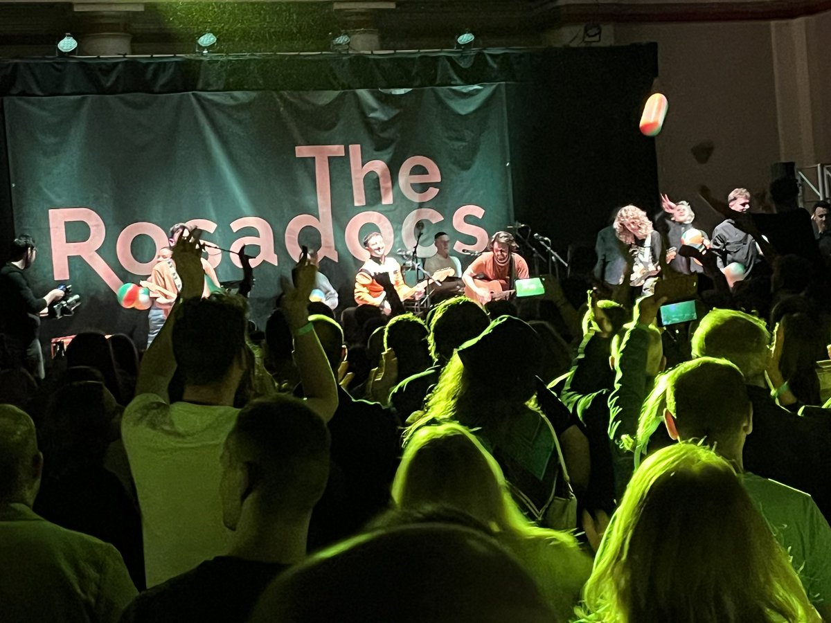onlyonestevo's tweet photo. Nah then mi ducks. Coruscating gig from @TherosadocsUK tonight at City Hall Sheffield. These guys are on the way #gigtastic #tunes #fablus https://t.co/zM1FlW4T3h