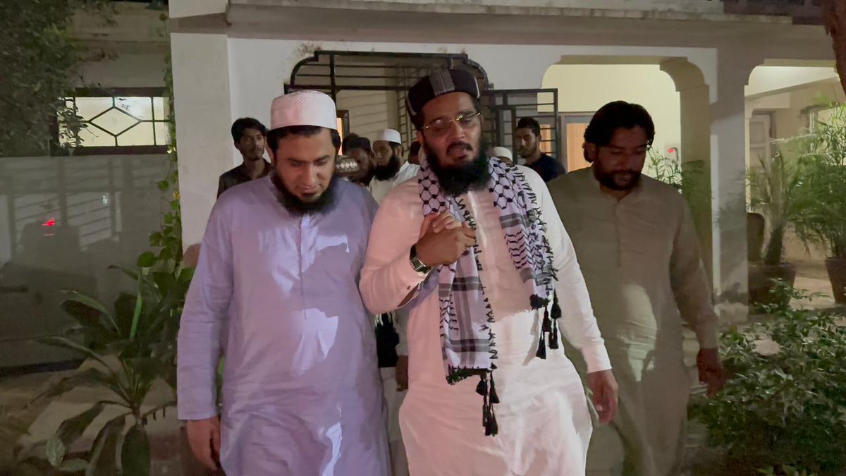 moavia_official's tweet photo. تلمبہ ، مولانا طارق جمیل صاحب کے بیٹے عاصم جمیل کی وفات پر ان کے بڑے بیٹے مولانا یوسف جمیل سے اظہار تعزیت
#tariqjameel #NA109 #PP127 #PP126 #Jhang https://t.co/fyRWDP6oWz