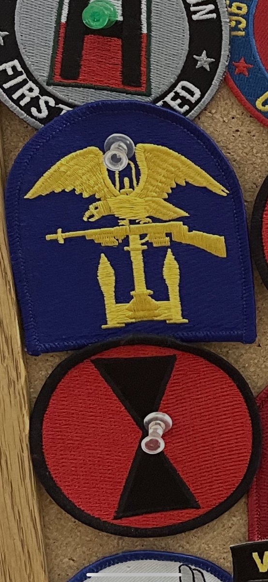 SapperNacho's tweet photo. #SappersFirst
Eagle
Sub machine gun
Anchor
@1stENBDE https://t.co/GxEuOKD1Cu