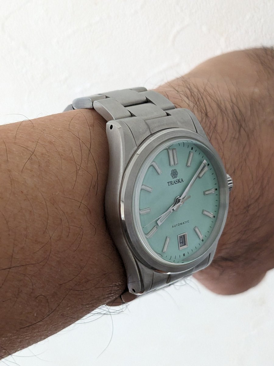 watchid7's tweet photo. おはようございます😊昨日のプレゼン大成功の余韻に、まだ浸っています。
疲れているはずなのにTraskaを着けたくなるのは、ひたひたの上出来ブレスのお陰🌟 #Traska https://t.co/iRmAFvb4iU