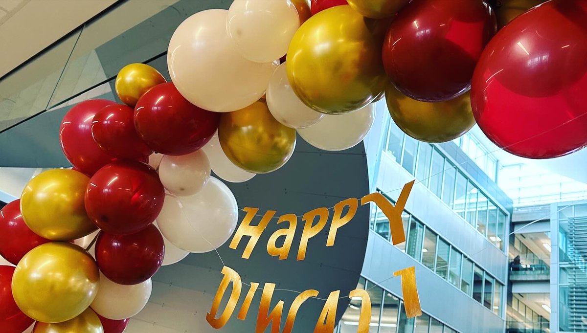 NorQuest's tweet photo. Celebrating the start of Diwali—the Festival of Lights—with a crowded atrium at NorQuest College!

#Diwali

#NorQuestCollege
#SeeYourselfHere https://t.co/ztJ2l7gQp1
