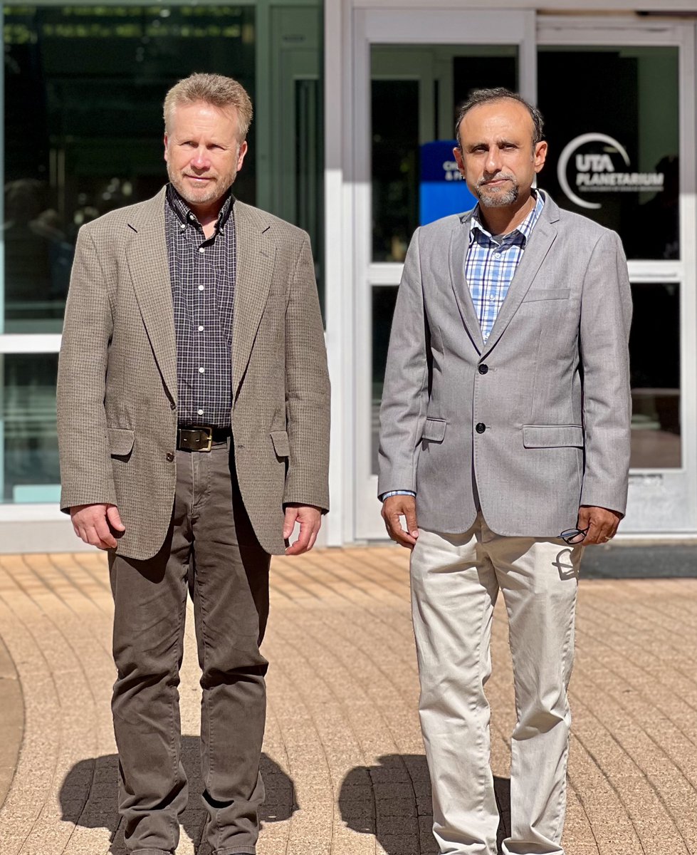 I am delighted to have Jim Bruce as a seminar speaker at UTA today. It was  wonderful to give him a tour of my lab. It's been quite a while since I  completed my PhD in his lab.