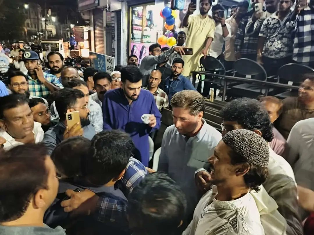 AIMIM Pictures From Dabeerpura X Road Under Yakutpura Constituency.