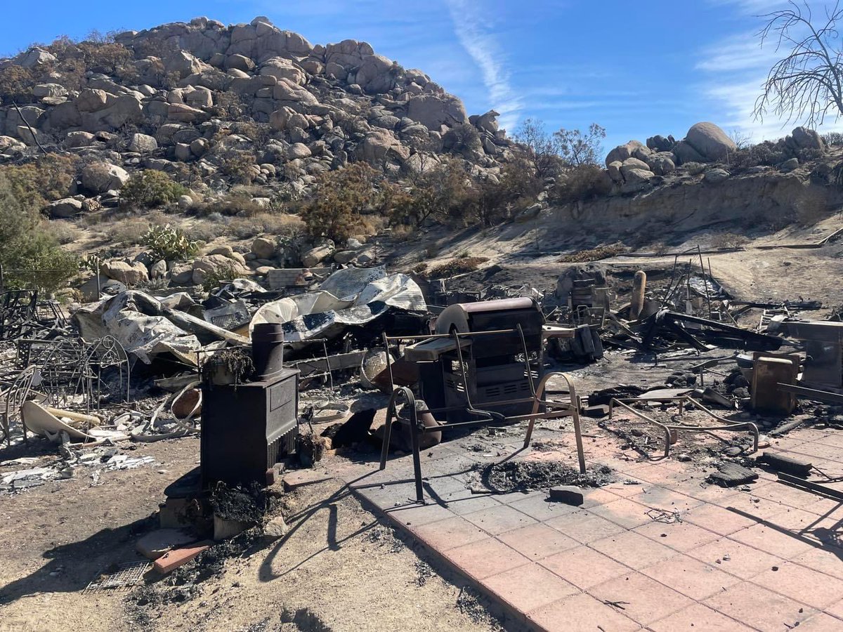 lonam0921's tweet photo. This is the aftermath of the fire and couple picture of the fire, any help or share is greatly appreciated! 

https://t.co/6IBOBDk0oL https://t.co/18WfsOFGGn
