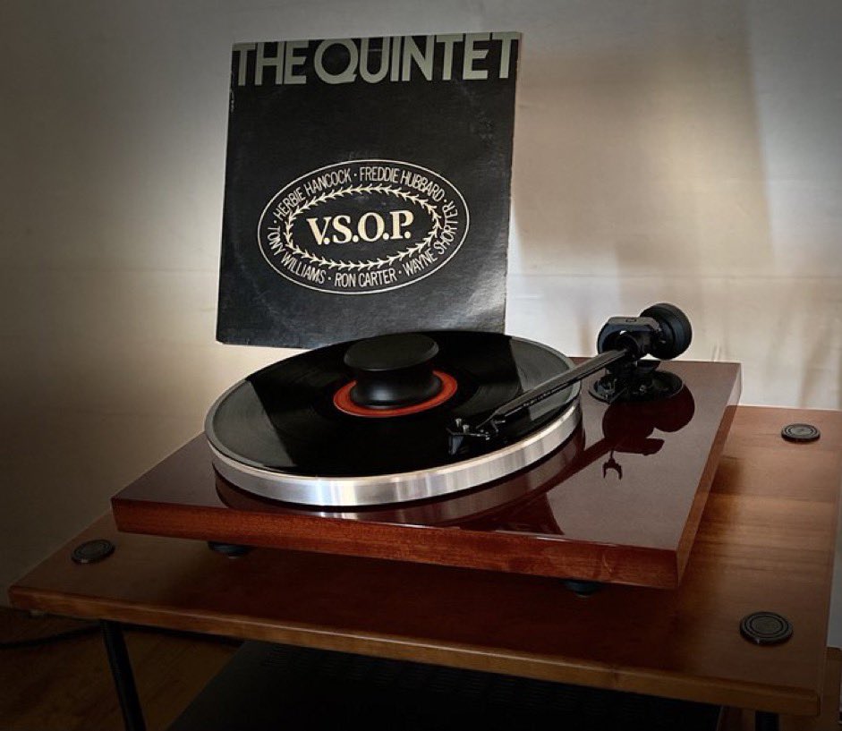 AwynCastro's tweet image. #TheQuintet is an album by #VSOP The musicians were #HerbieHancock keyboards, #FreddieHubbard trumpet &amp;amp; flugelhorn, #TonyWilliams drums, #RonCarter bass, #WayneShorter tenor &amp;amp; soprano sax. The recording was originally released in October 1977 as a 2-disc #LP by #ColumbiaRecords.