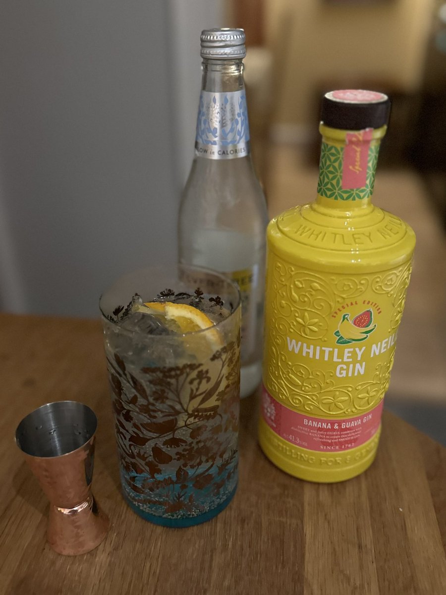 alan_shropshire's tweet photo. Happy Friday everyone and Cheers! #GinClub #ChinChin @WhitleyNeill @MollyAhmed @jennifermclaren https://t.co/P4ZTE8Wadd