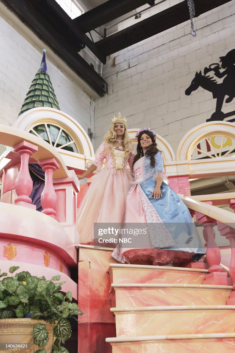 dollcinema's tweet photo. barbie as the princess and the pauper macy's thankgiving day parade float (2004) https://t.co/nAkPxmR7eu