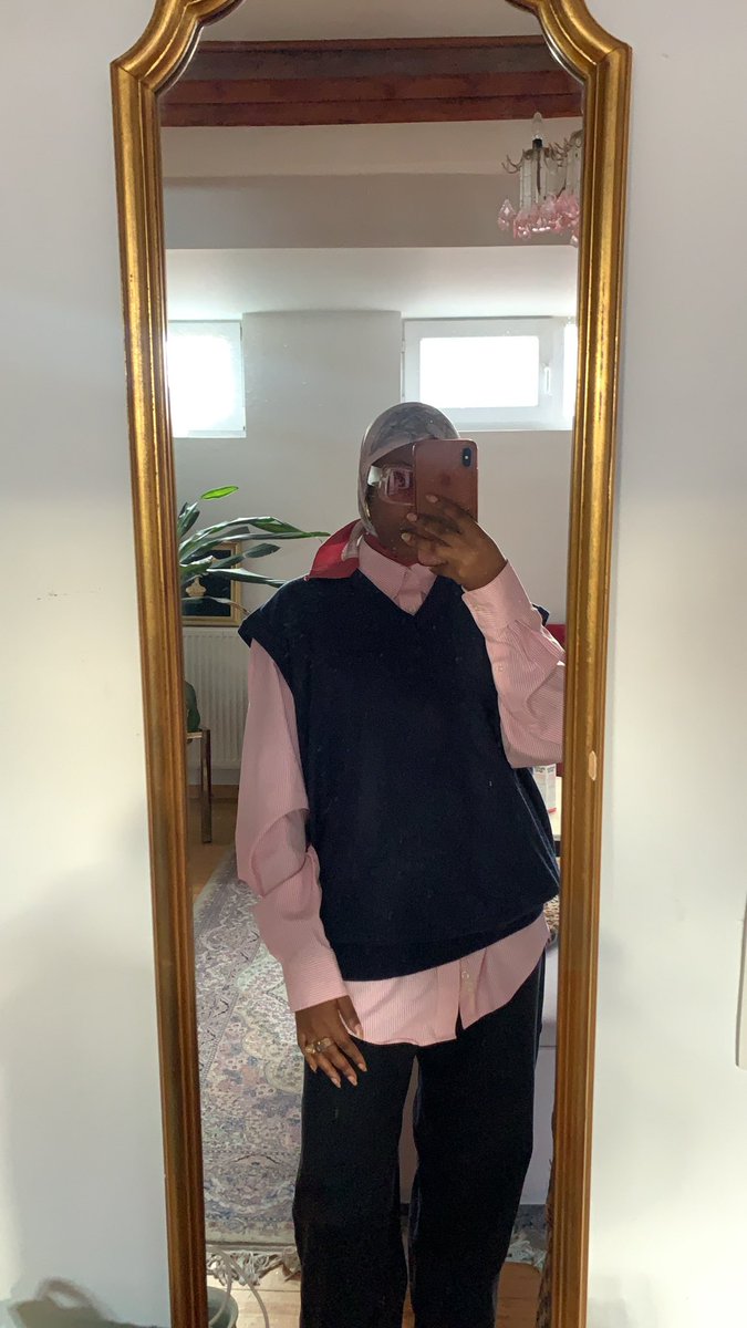 DidineFine's tweet photo. I like mirrors https://t.co/lX0lHw3TVS