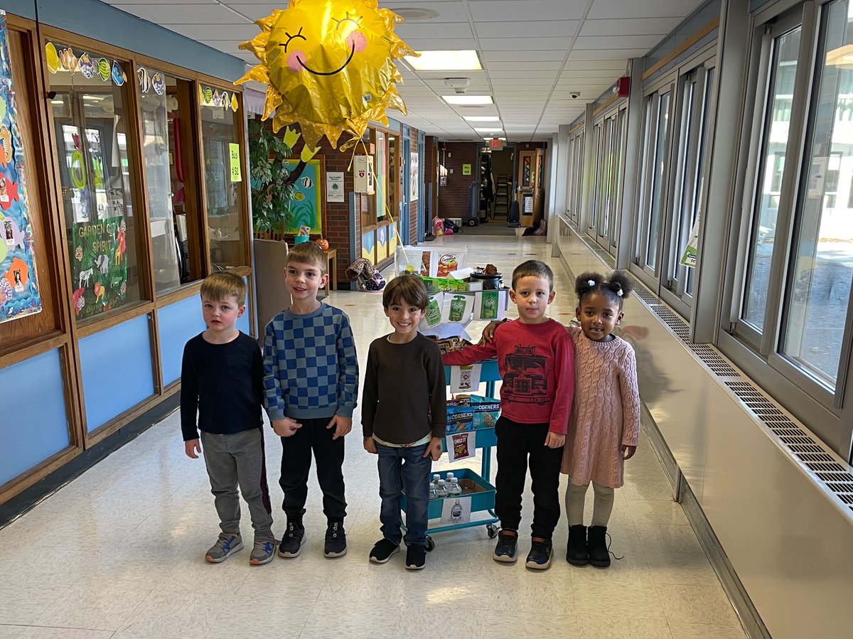 DClementeGCUFSD's tweet photo. Locust learners showing off their skills and their smiles! @LocustGC @mnendza https://t.co/xQJyglS3MQ