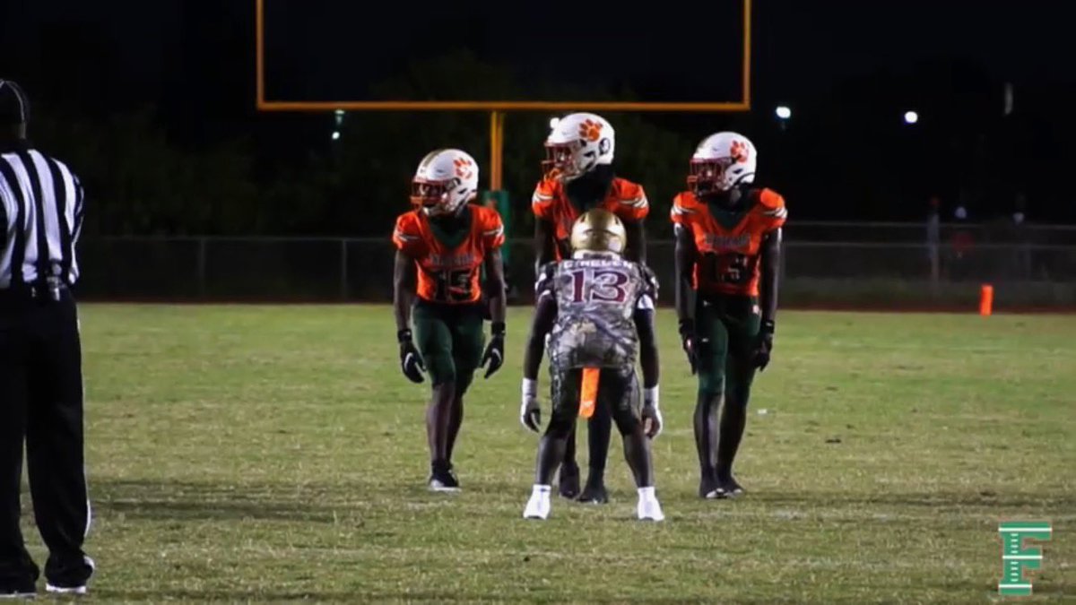 26AllenC's tweet photo. Check out my regular season film 💯
 @CCreekAthletics @CreekFootball1 @JerryRecruiting @CoachSloan96 @JCoop_Agent @Coach_taye @CoachRossNCSA @CoachJCaraway @CoachMcCannERT @WardlawCoach @CoachSaeed1 @CoachQGray https://t.co/Aj376CqGib https://t.co/tmHpYgHoWi
