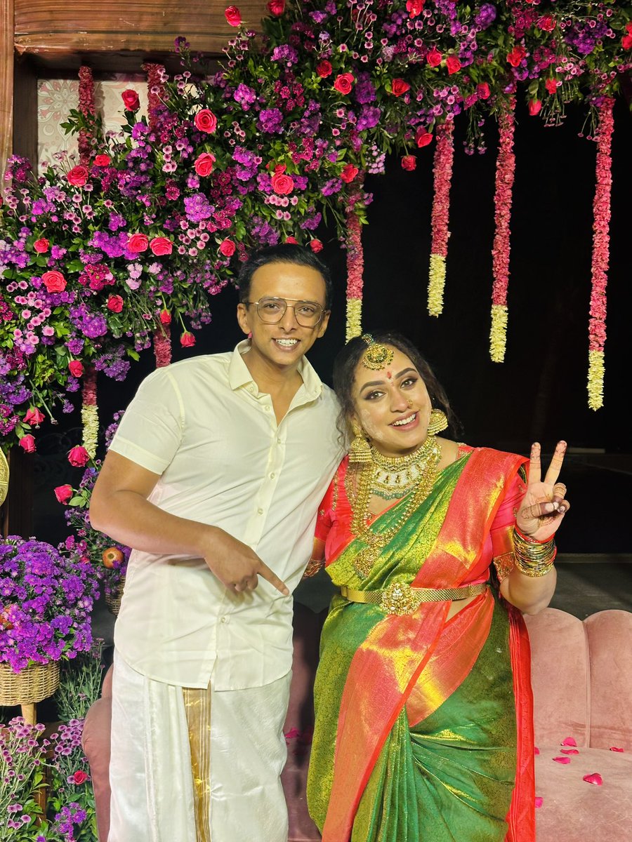 akhildev's tweet photo. @Pearle_Maaney #babyshower https://t.co/CmOiMI4rFZ