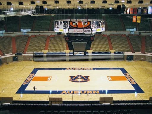 Day 1 of posting about Beard Eaves Memorial Coliseum until we get a throw back game in throw back uniforms played in it! 

80s night in Beard Eaves! <a href="/SonnySmithBball/">Sonny Smith</a> coaches the game.
