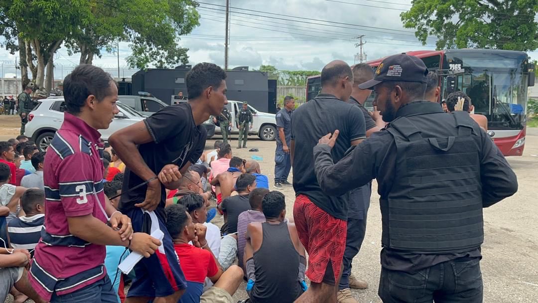 Derecho_paz's tweet photo. Esta población penitenciaria se llevará a centros con régimen penitenciario, donde se les garantiza la atención integral y jurídica a cada uno de los privados de libertad. https://t.co/oLPlXbqrQP