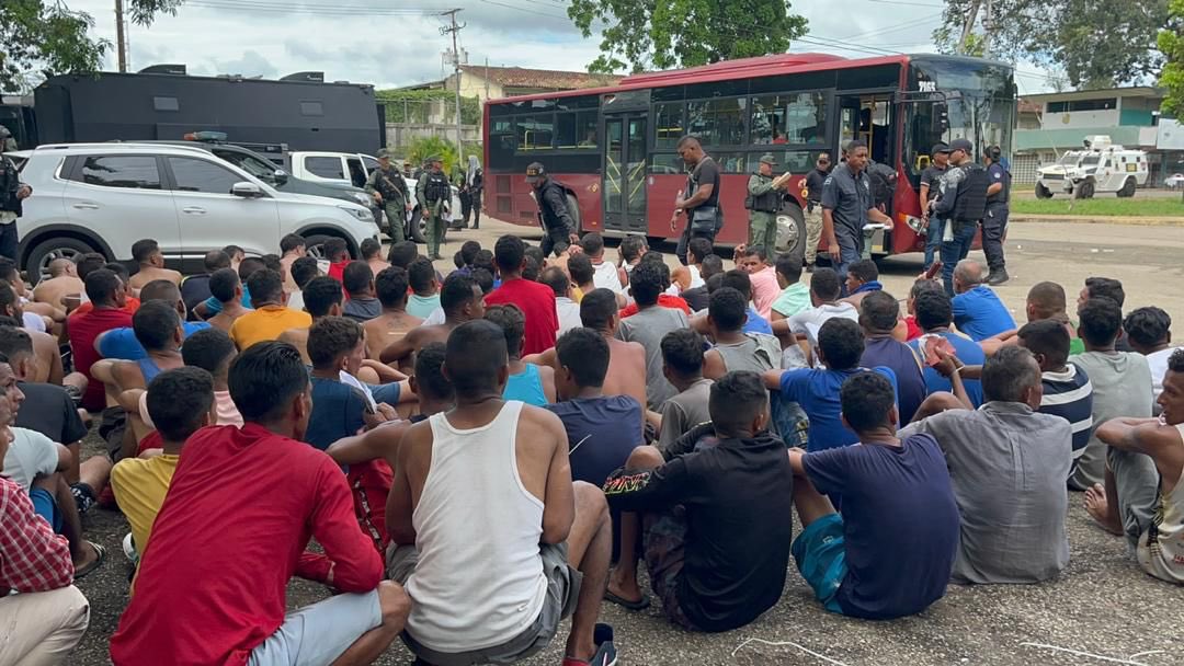 Derecho_paz's tweet photo. Esta población penitenciaria se llevará a centros con régimen penitenciario, donde se les garantiza la atención integral y jurídica a cada uno de los privados de libertad. https://t.co/oLPlXbqrQP