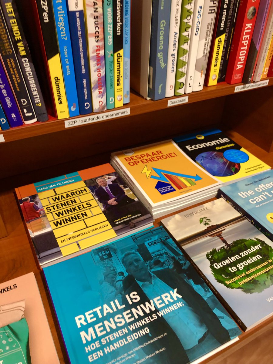 ToniMelenhorst's tweet photo. “Retail is mensenwerk” De nieuwe Hans van Tellingen met eigenzinnige, tegendraadse, maar met een goed onderbouwde visie op de retail. Nu in de boekhandel en gelijk de tip van de week. !pet boekverkopers Hoogeveen https://t.co/TMn0QAgzYn @hansvantelling #retail #tipvandeweek https://t.co/Ghwey0HnxW