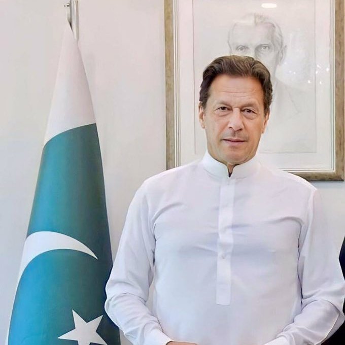 آج تین ماہ مکمل ہو چکے ہیں شیر پاکستان کو جیل میں 
لیکن شیر پاکستان کو کوئی جھکا نہیں سکا ، ڈرا نہیں سکا کیونکہ شیرِ پاکستان کا ایمان صرف اللہ پر ہے 
اور وہ اللہ شیرِ پاکستان کو اسی ایمان اور یقین کے بدلے کامیابی و کامرانی سے نوازے گا۔ ان شاءاللہ