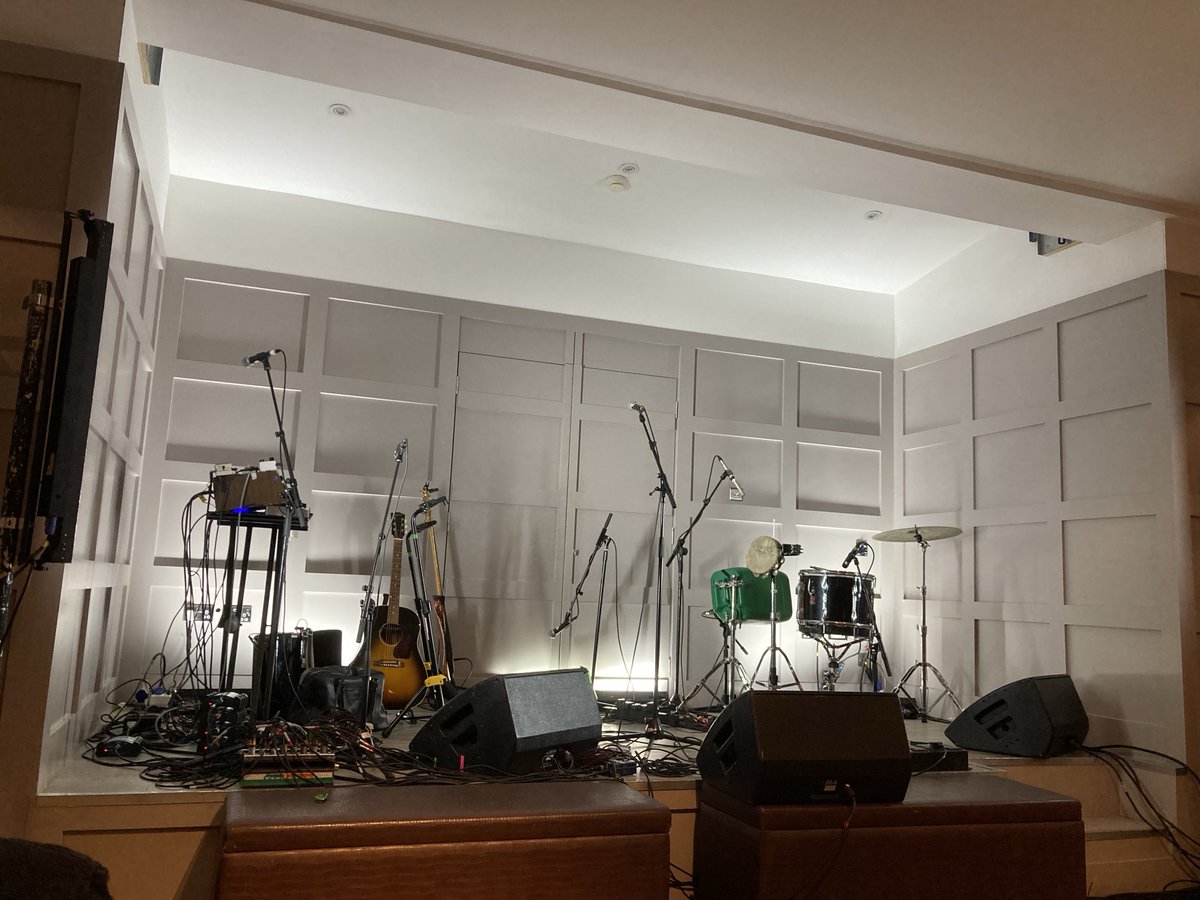 GrahamThom1's tweet image. Very different venue tonight from Monday at the Royal Festival Hall