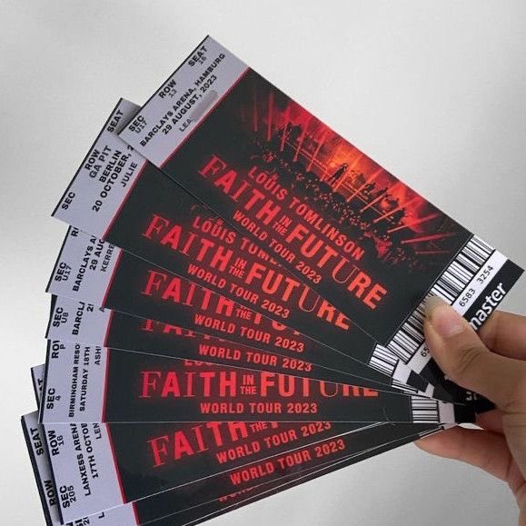 httpslavii_'s tweet image. Roupas e acessórios do Louis (e baseados no estilo dele) para você usar no dia do show