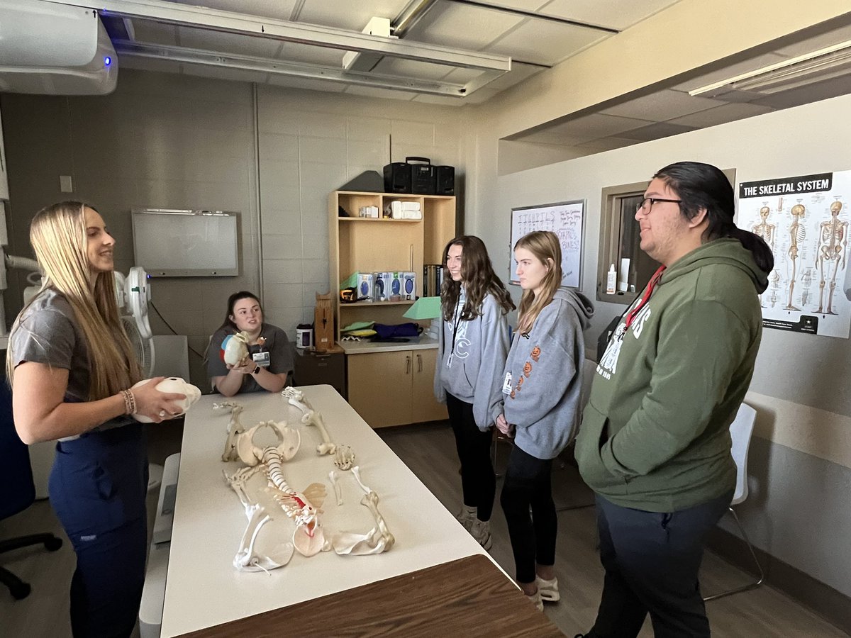SPSCCR's tweet photo. SPS students spent the day discovering a variety of Health Science careers thanks to hands on learning from @CoxHealth. Exposure to professions leads to curiosity &amp; then career planning. Thanks for bringing careers in radiology, nursing, occupational therapy, &amp; more to life! https://t.co/Gn2mAkyNJN