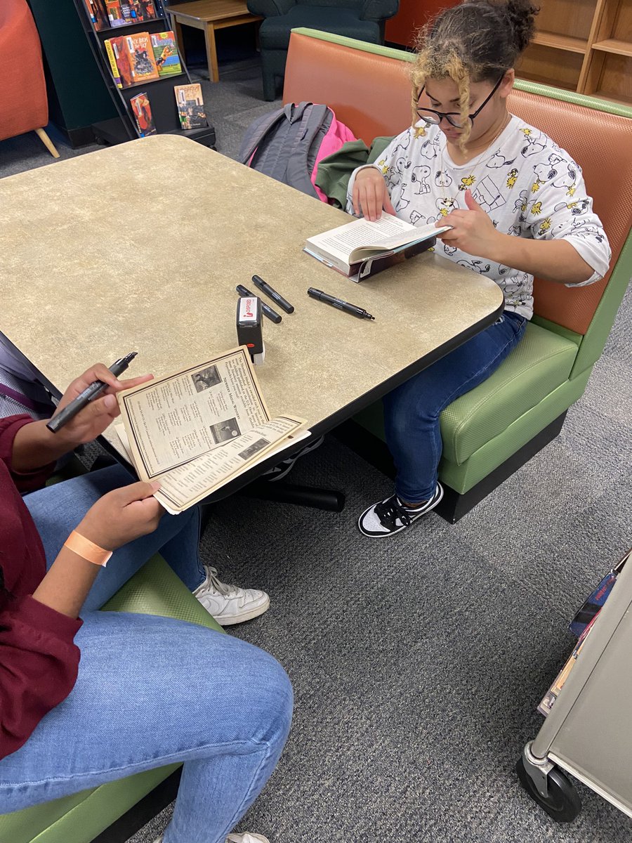 8th grade AVID students completed some community service today. From sorting to singing to delivering treats, they brought smiles to many faces.