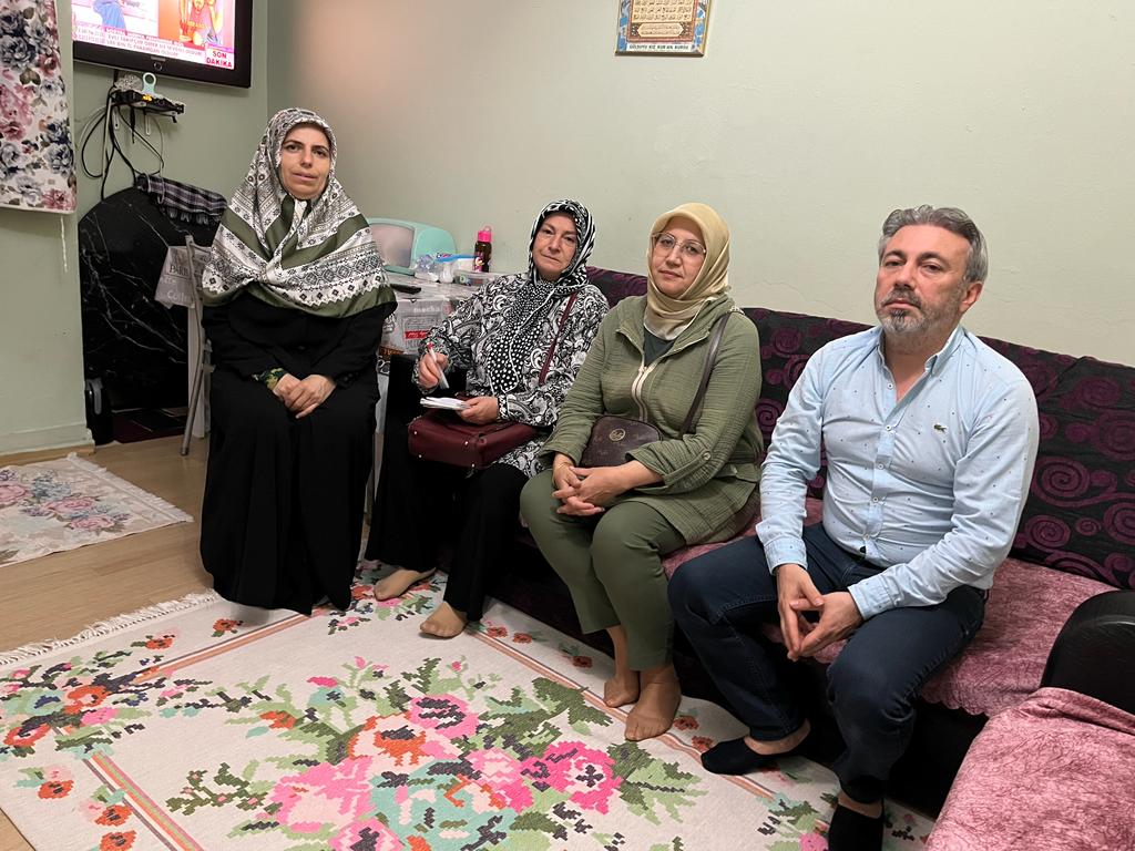 Sosyal Politikalar Başkanımız Sn. Murat Mıcık ve ilçe yönetim kurulu üyelerimiz Suna Öztürk, Tahsinhan Yıldırım, Serap Ünlü ve mahalle teşkilatlarmız hane ziyaretlerinde bulundular.

#Yenidenİstanbul