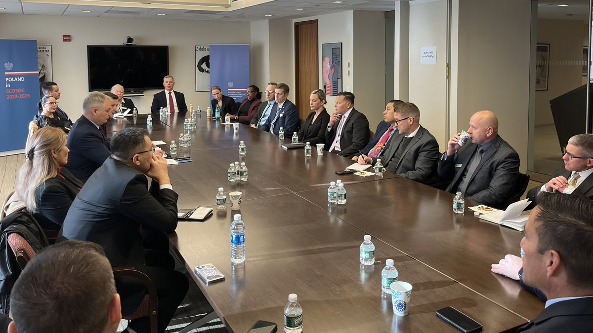 🫡 Great to host international students from US Army War College in Carlisle! Our conversation explored the links between diplomacy and the military, which is particularly significant in the face of escalating tensions. We delved into @UN's role in shaping peace and security.