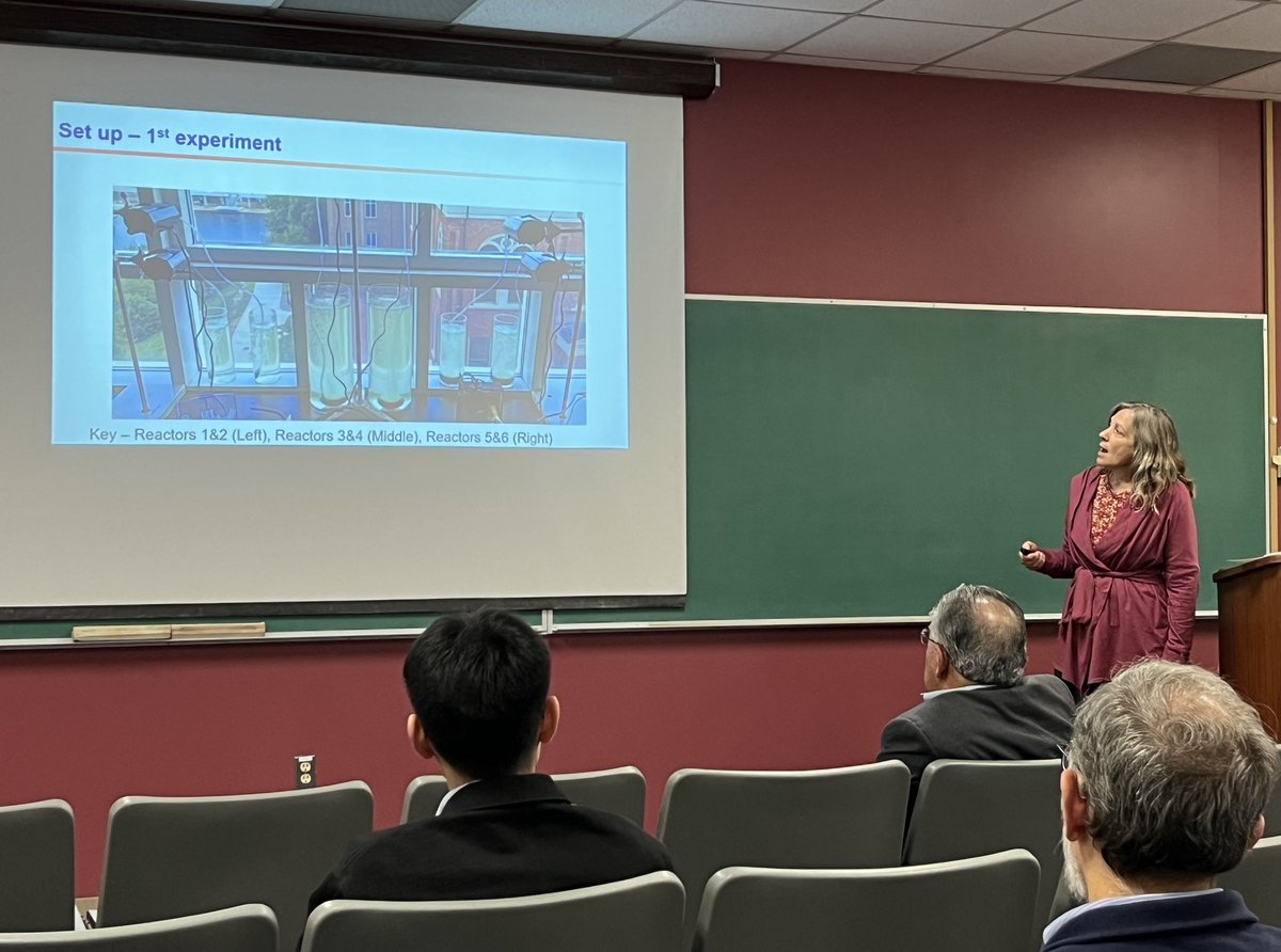 Caye Drapcho sharing data on capturing carbon with algae, which are fed to mussels to create shells, which are good for sequestering carbon in cement. Brilliant! @ClemsonCECAS @ClemsonUniv