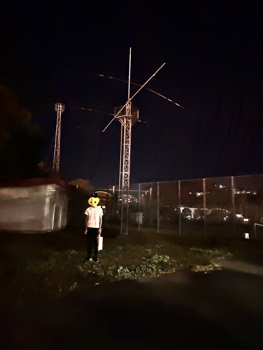 nits_kon's tweet photo. 文化祭までのカウントダウン！
[あと2日]
BLUEJOURNEY

先進気鋭の正統派(?)バンドです
ぴえよん頑張ります。 https://t.co/2NrWneVX8I