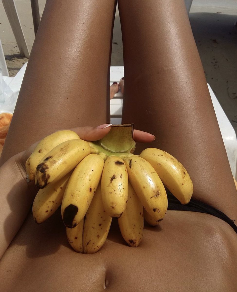 These are perfectly normal sized bananas …. Right?