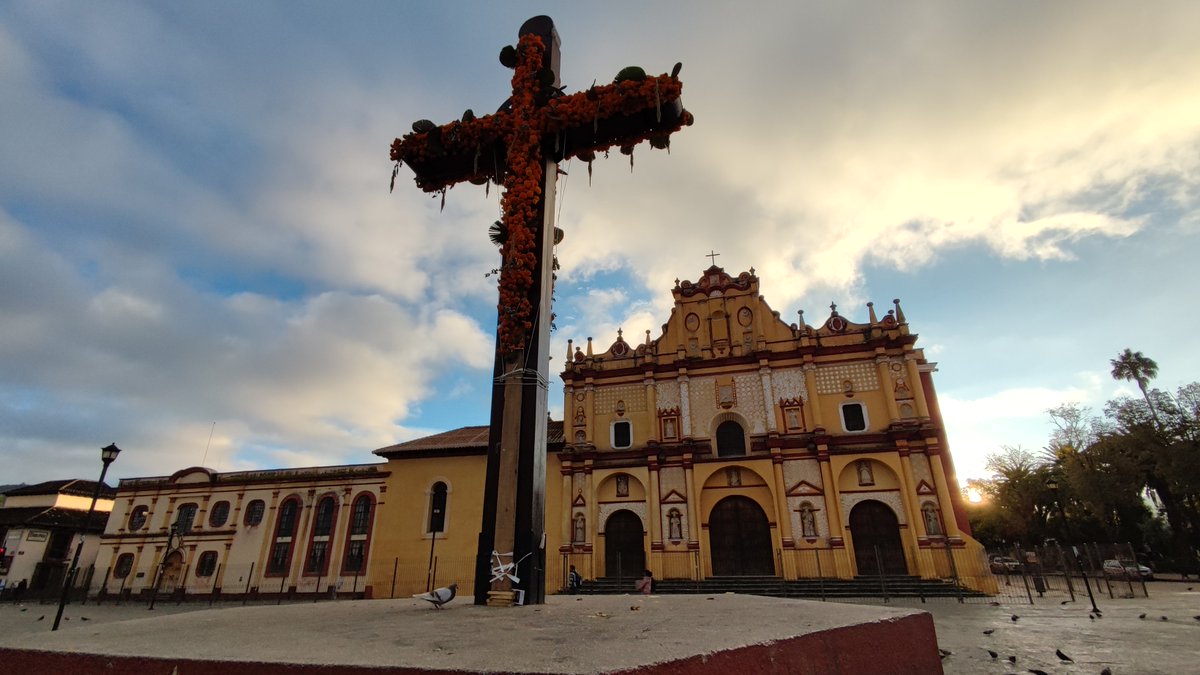 Después de los días de celebración de #DíadeMuertos, poco a poco todo regresa a la normalidad en los pueblitos de México.