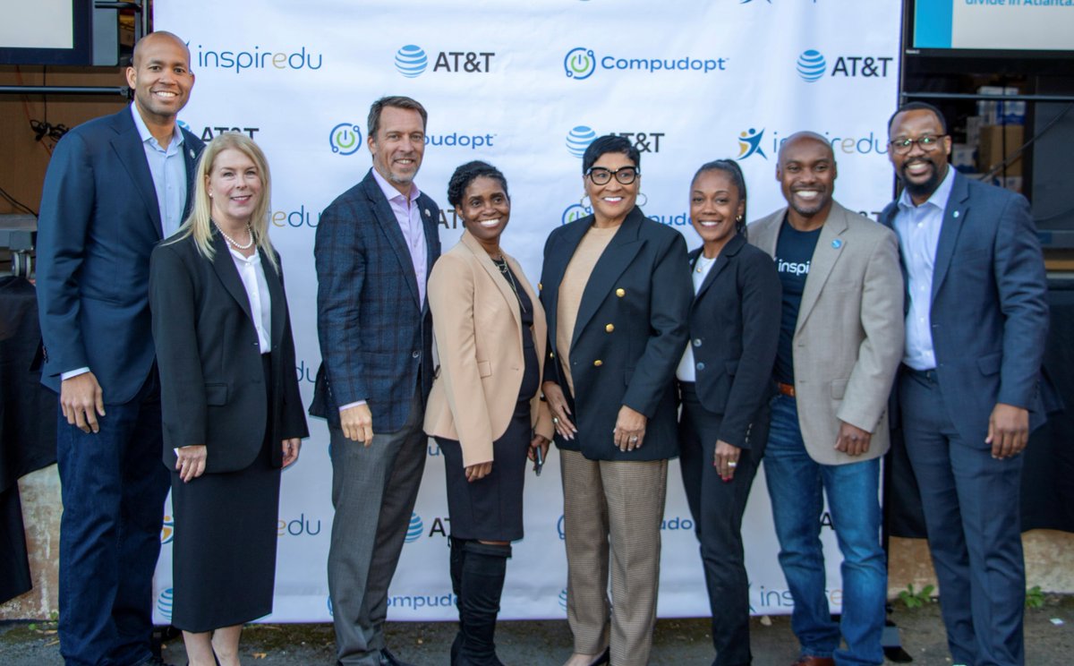Proud to collaborate with @inspireduATL & @compudopt to distribute 300 laptops to Atlanta students & families! At @ATT, we’re committed to helping close the digital divide & connecting more Atlantans to greater possibility! #ATTImpact