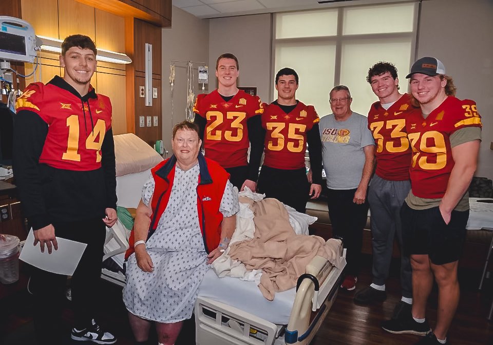 CycloneFB's tweet photo. Cyclones in the community

🌪🚨🌪 https://t.co/ZhMwgxc9m7