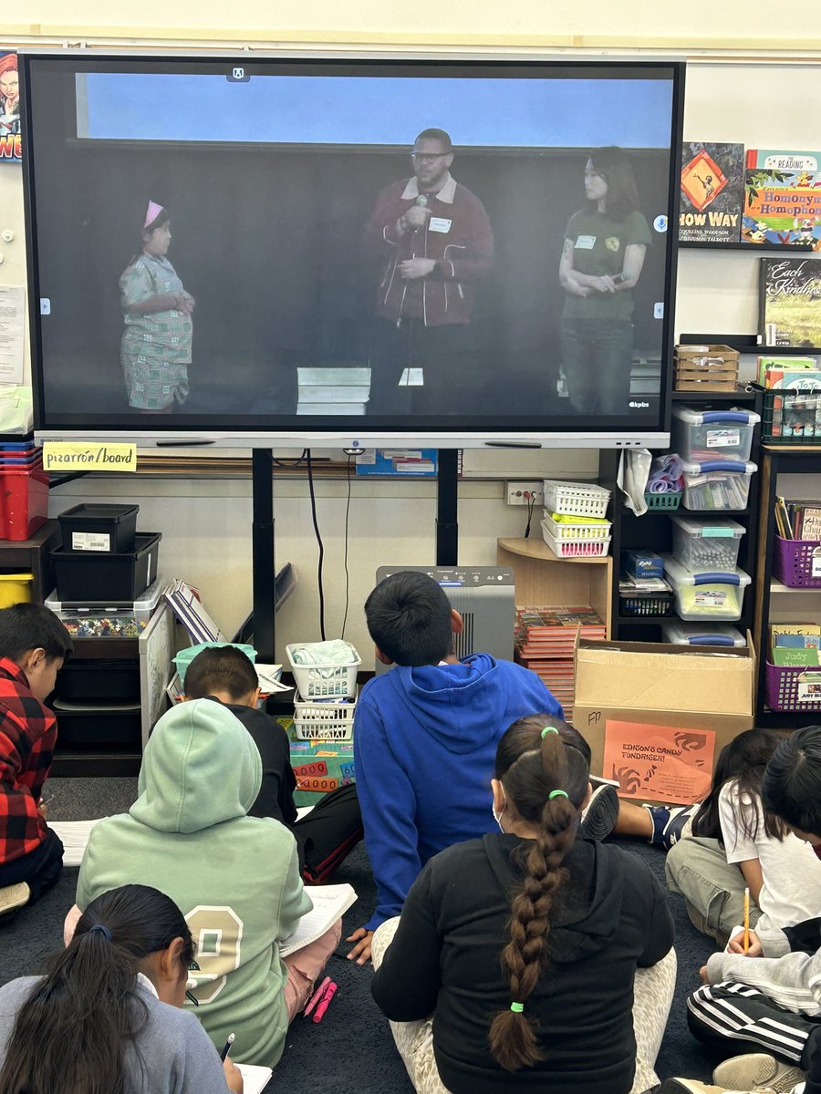 JenOliger's tweet image. Thank you so much @SDPublicLibrary and @sdschools for the inspirational #OneBookOneSanDiego event with @antwan_eady and Gracey Zhang!