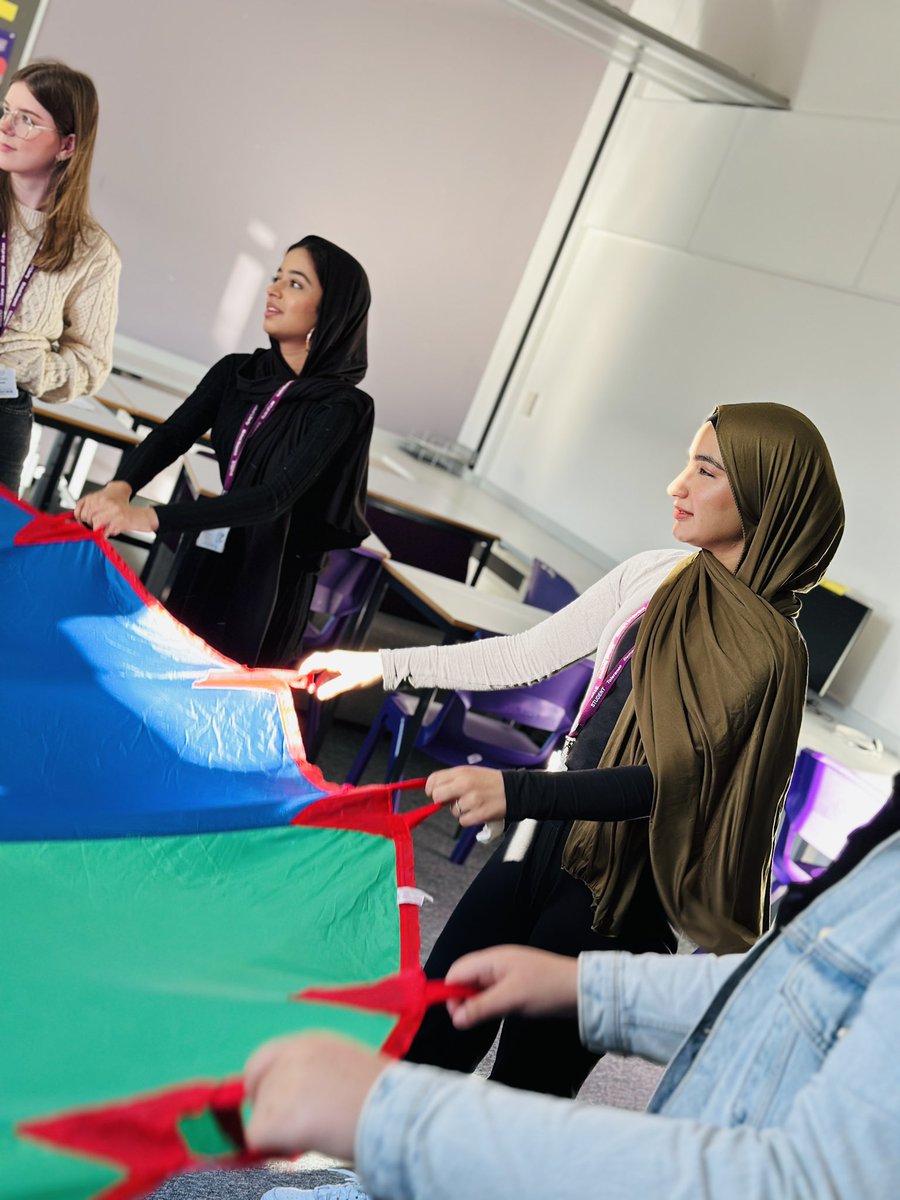 Parachute play , unit 5 play @NewColBradford 🎉🥳 Importance of play #earlyyears #primaryteaching