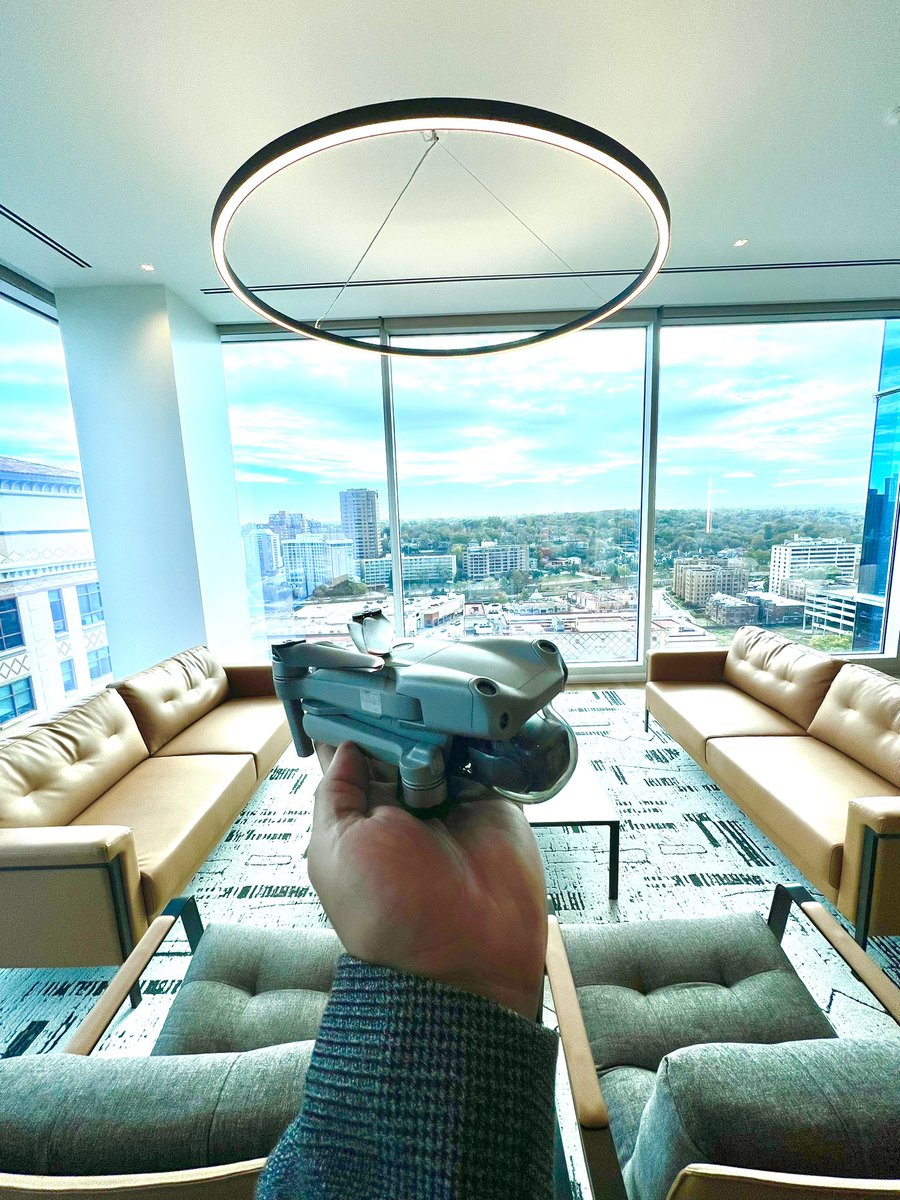 Jaredwms's tweet image. Shooting drone video of one of the most beautiful workspaces and best companies in KC, Hoefer Welker. 🏙️ 

#PlazaKC #KCBJ
