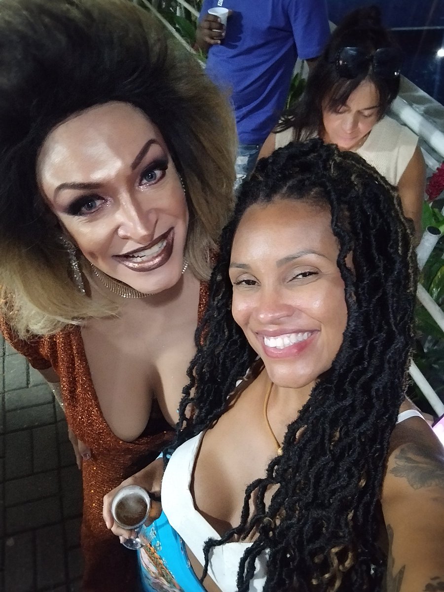Que honra é trabalhar com essa pessoa tão talentosa!
Suelen Pinheiro!